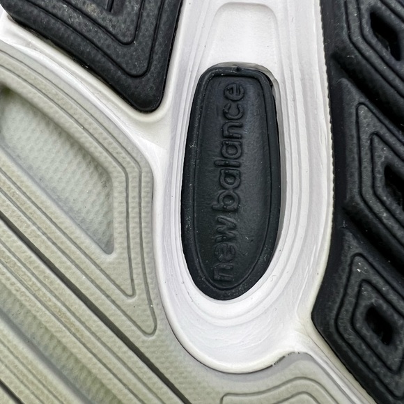 NEW BALANCE RUNNING SHOES, US MEN’S SIZE 10, TOP IS RED AND NAVY BLUE COLOR - Picture 14 of 16